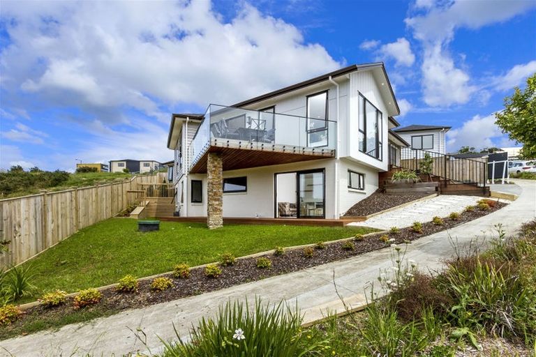 Photo of property in 50 Pacific Heights Road, Orewa, 0931