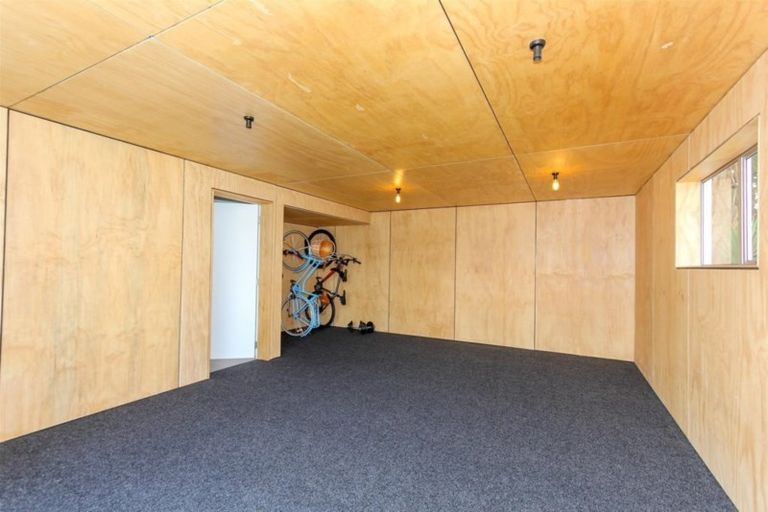 Photo of property in 185 Mangorei Road, Merrilands, New Plymouth, 4312