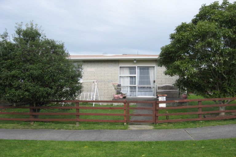 Photo of property in 5b Enfield Street, Wainuiomata, Lower Hutt, 5014