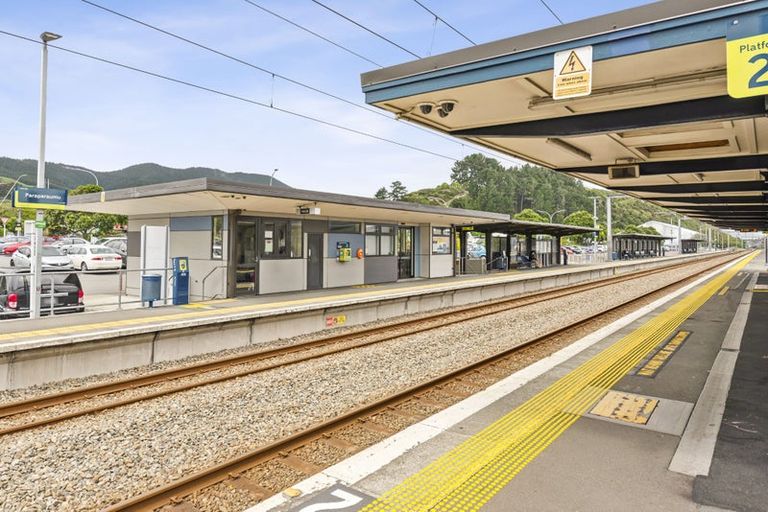 Photo of property in 5 Kamahi Place, Paraparaumu, 5032