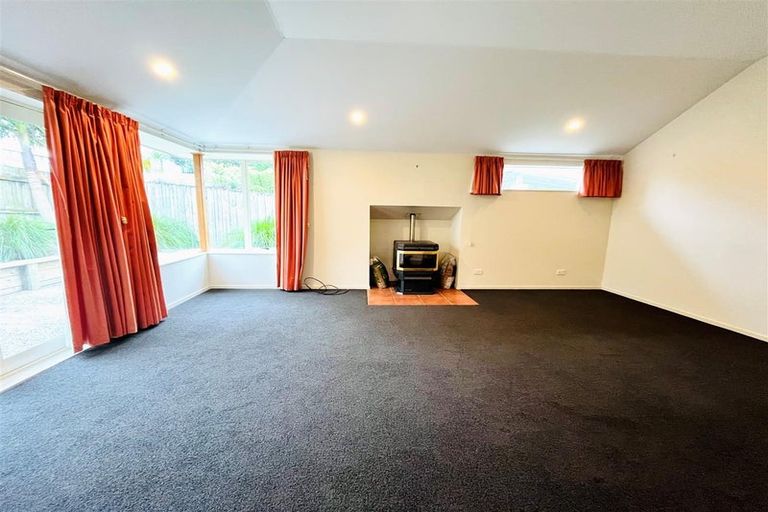 Photo of property in 106a Golf Road, New Lynn, Auckland, 0600