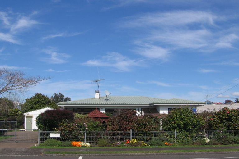 Photo of property in 84 Ngatai Road, Otumoetai, Tauranga, 3110