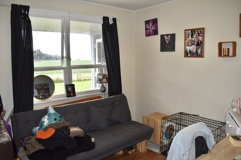 Photo of property in 54 Kuku Beach Road, Kuku, Levin, 5570