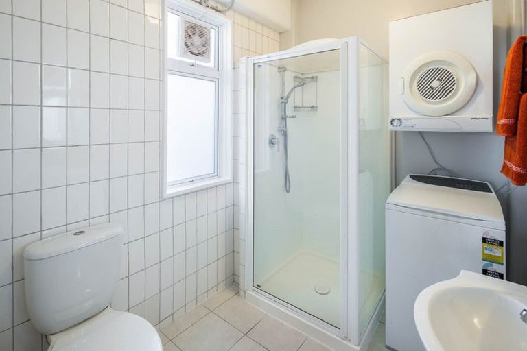 Photo of property in San Antonio Flats, 1/12 Kilbirnie Crescent, Kilbirnie, Wellington, 6022