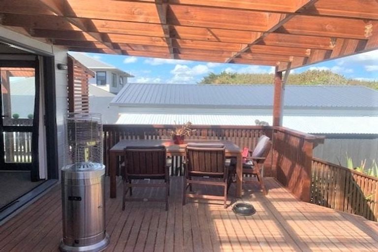 Photo of property in 4 Kawana Grove, Himatangi Beach, Foxton, 4891