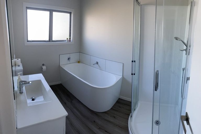 Photo of property in 4 Tieke Lane, Kenepuru, Porirua, 5022