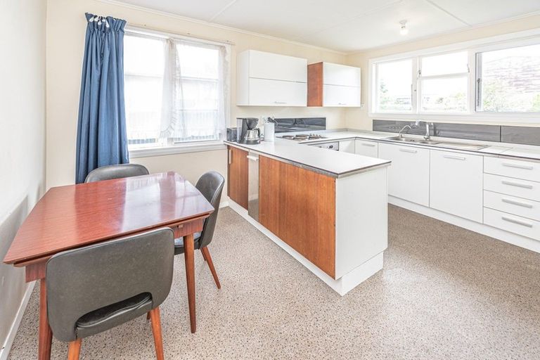 Photo of property in 28 Raupo Street, Castlecliff, Whanganui, 4501