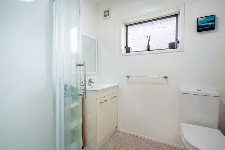 Photo of property in 2/110 Monarch Avenue, Hillcrest, Auckland, 0627