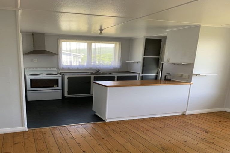 Photo of property in 11 Taupiri Crescent, Titahi Bay, Porirua, 5022