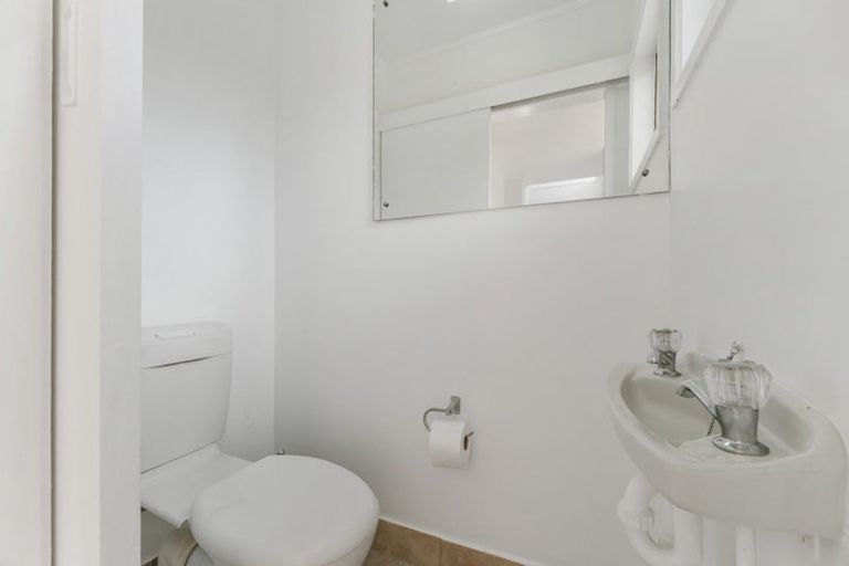 Photo of property in 3/63a Norwood Road, Bayswater, Auckland, 0622