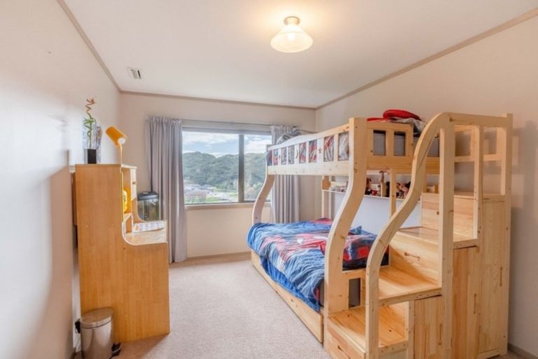 Photo of property in 2/18 Sailmaker Close, Whitby, Porirua, 5024