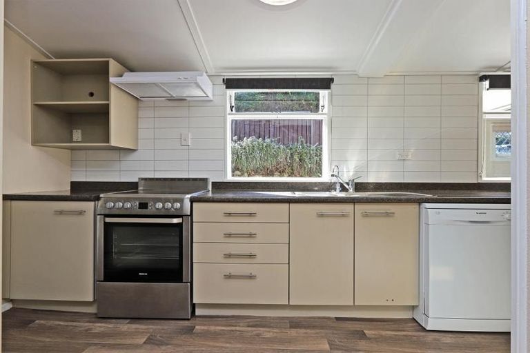 Photo of property in 10 Coote Road, Bluff Hill, Napier, 4110