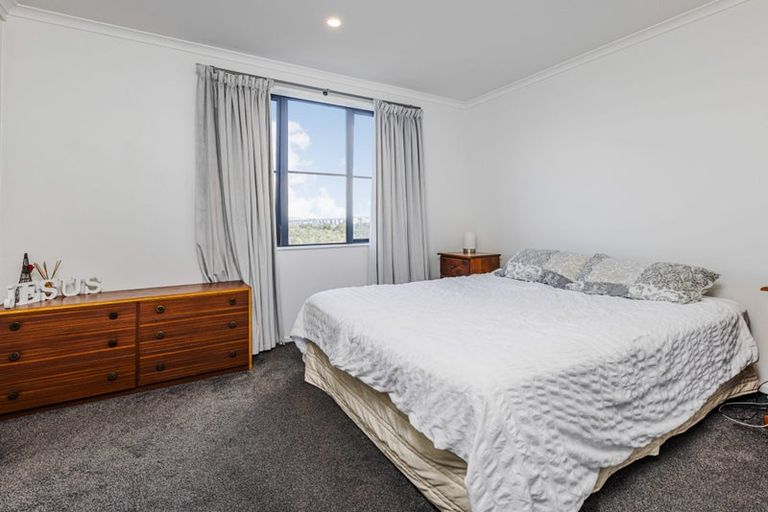 Photo of property in 45 Saddleback Crescent, Papakura, 2110