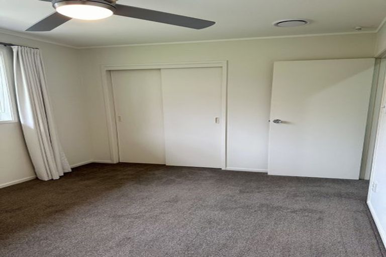 Photo of property in 2/51 Shanaway Rise, Hillcrest, Auckland, 0627