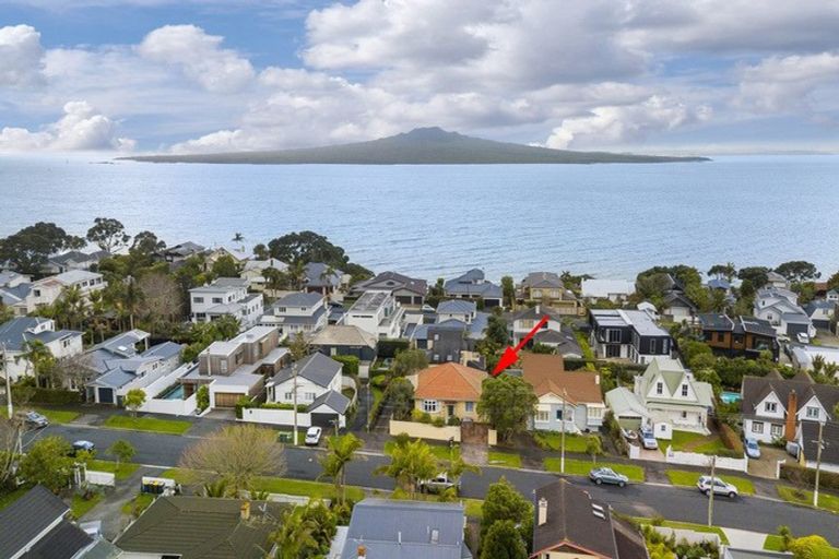 Photo of property in 1/8 Merani Street, Narrow Neck, Auckland, 0622