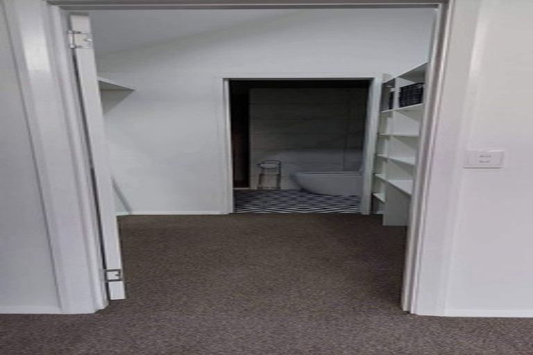 Photo of property in 35 Kotari Road, Days Bay, Lower Hutt, 5013