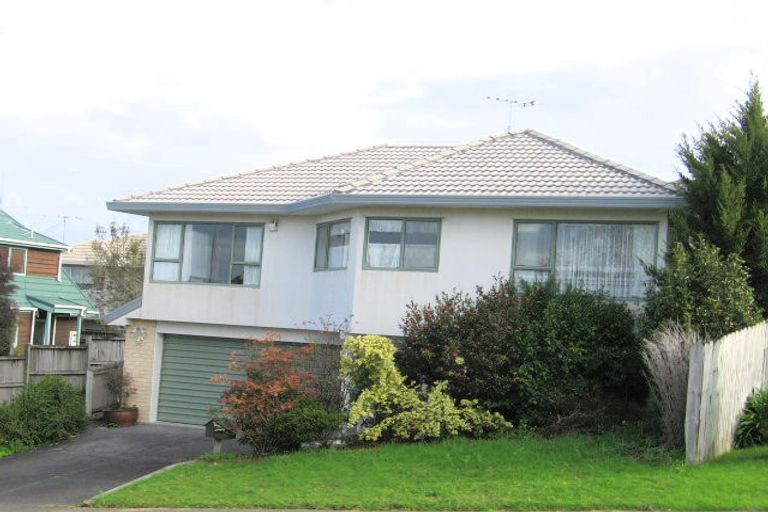Photo of property in 2/14 Kells Place, Botany Downs, Auckland, 2010