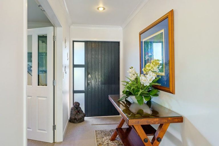 Photo of property in 4 Leanne Way, Waikanae Beach, Waikanae, 5036