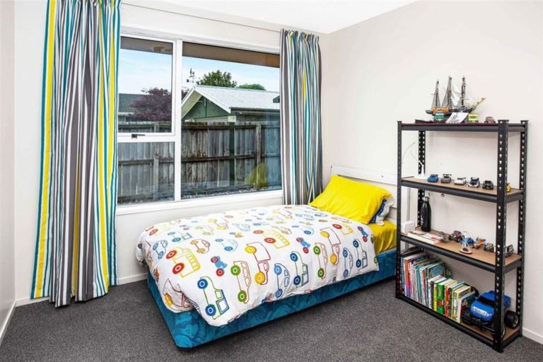 Photo of property in 89 Dunbarton Street, Redwood, Christchurch, 8051