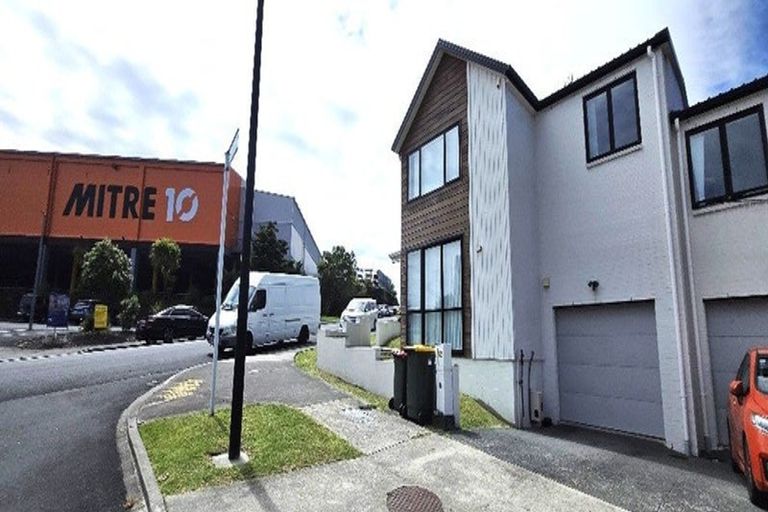 Photo of property in 72 Seafarer Crescent, Stanmore Bay, Whangaparaoa, 0932