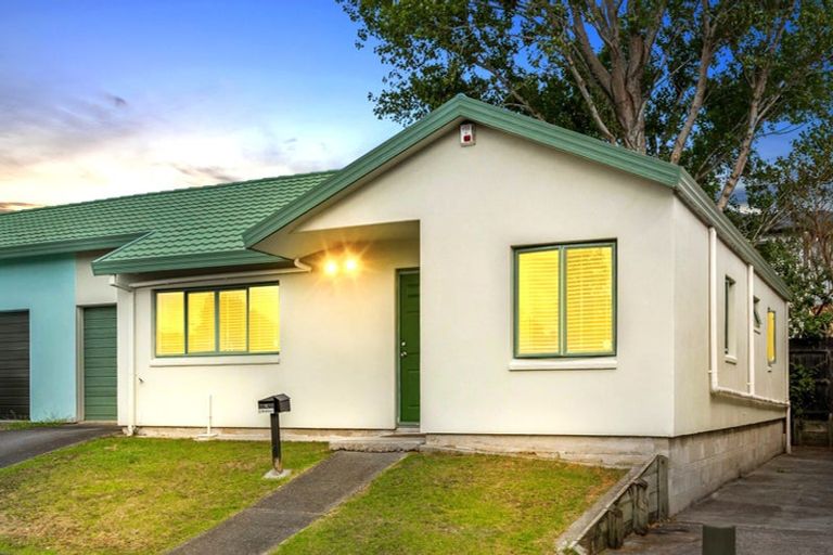 Photo of property in 5 Neta Grove, Henderson, Auckland, 0612