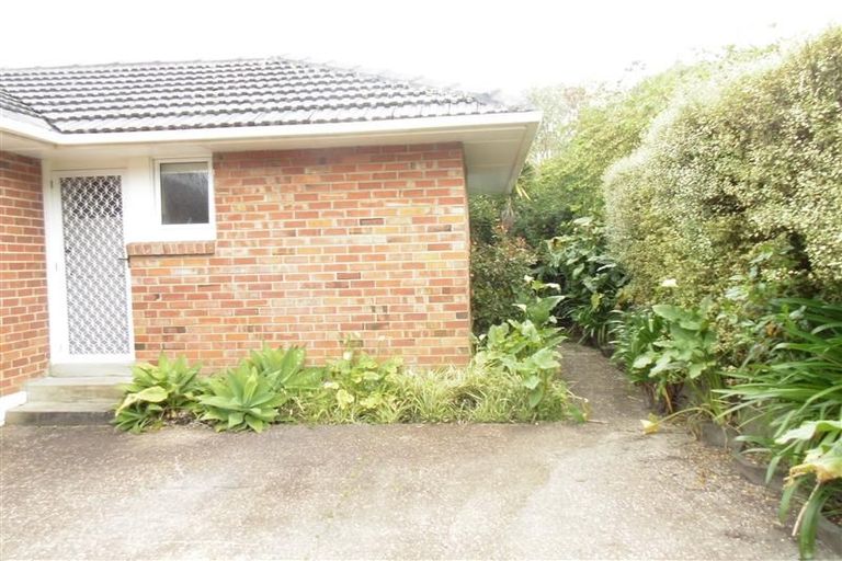 Photo of property in 11 Jellicoe Road, Murrays Bay, Auckland, 0630