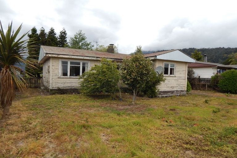Photo of property in 32 Wanganui Flat Road, Harihari, 7884