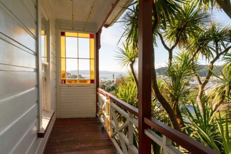 Photo of property in 94 Rolleston Street, Mount Cook, Wellington, 6021