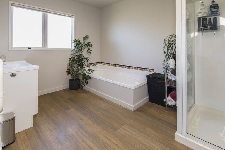 Photo of property in 225 Stone Street, Wanaka, 9305