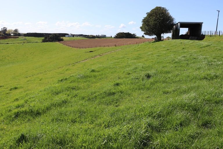 Photo of property in 888a Otaraoa Road, Tikorangi, Waitara, 4383