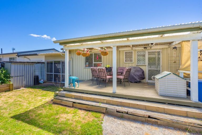 Photo of property in 1 Elder Grove, Paraparaumu, 5032