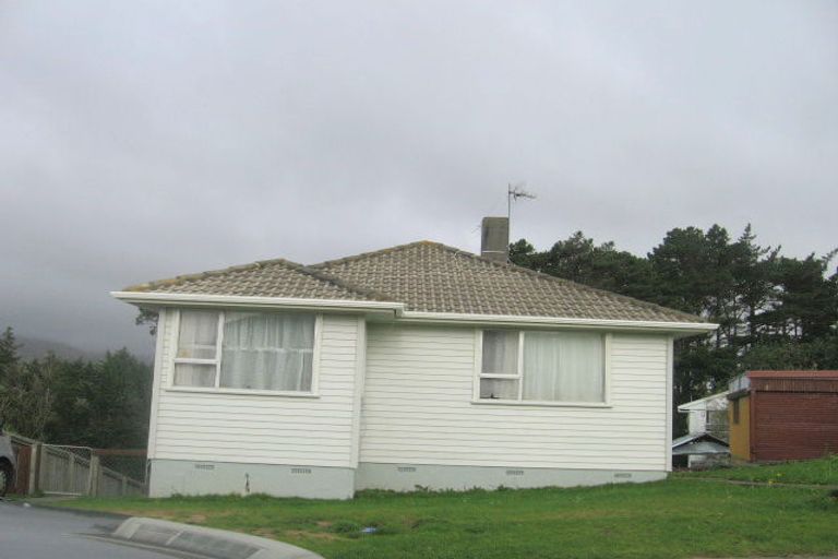 Photo of property in 51 Beauzami Crescent, Ascot Park, Porirua, 5024
