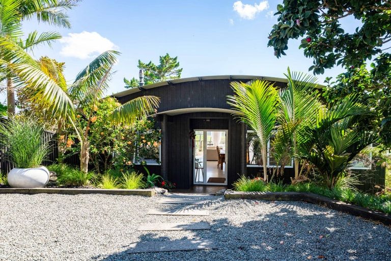 Photo of property in 562 Ocean View Road, Te Arai, Wellsford, 0975