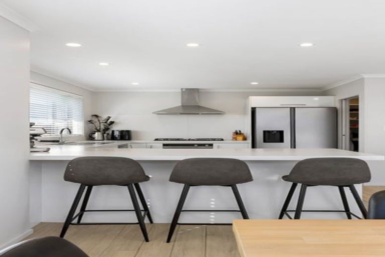 Photo of property in 13 Pitoitoi Drive, Riverhead, 0820
