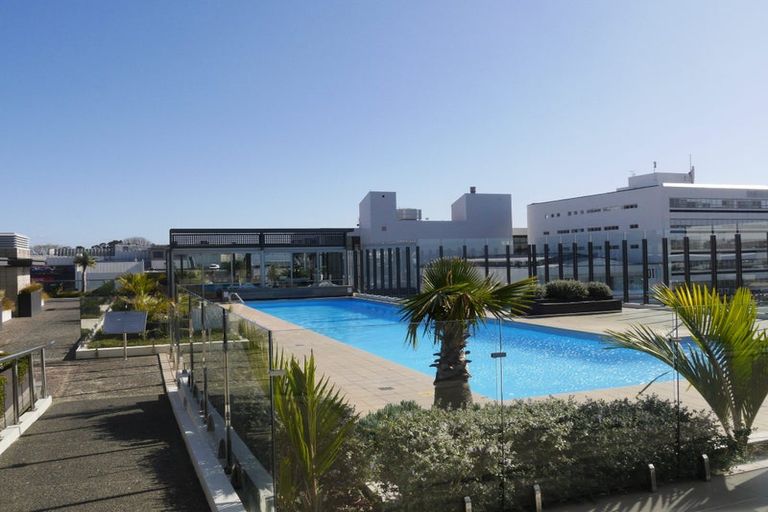 Photo of property in Sentinel Apartments, 1305/3 Northcroft Street, Takapuna, Auckland, 0622