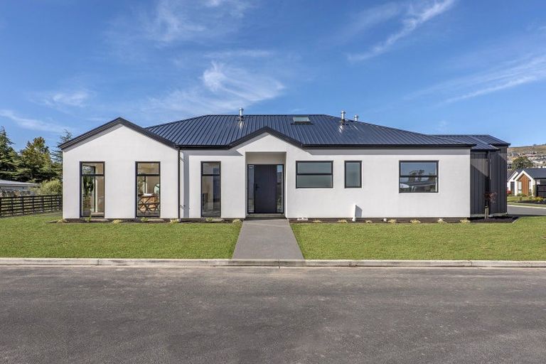 Photo of property in 2 Coe Street, Halswell, Christchurch, 8025