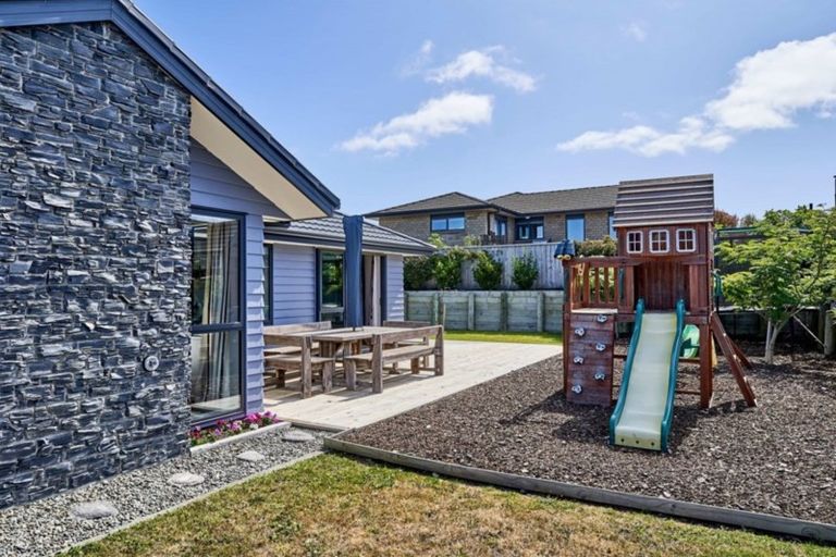 Photo of property in 114 Endeavour Drive, Whitby, Porirua, 5024