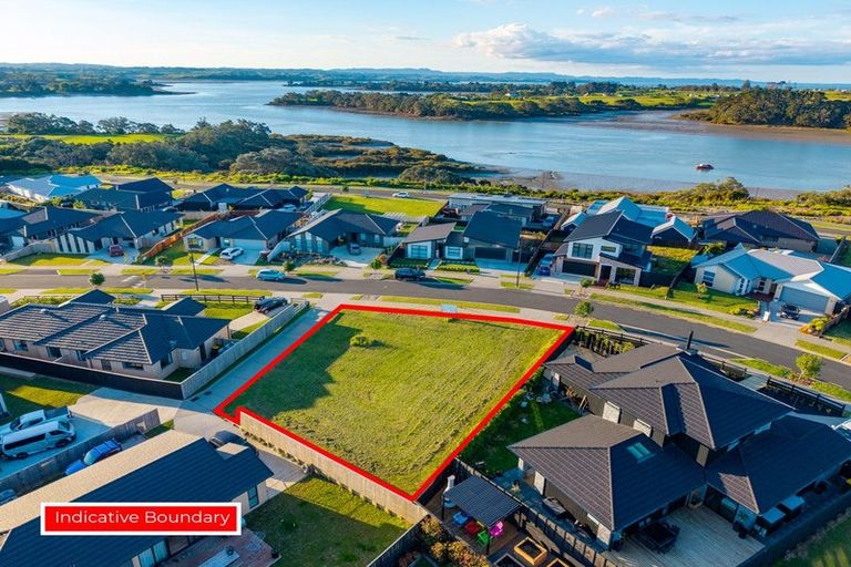 Photo of property in 9 Omahuru Road, Glenbrook, 2681