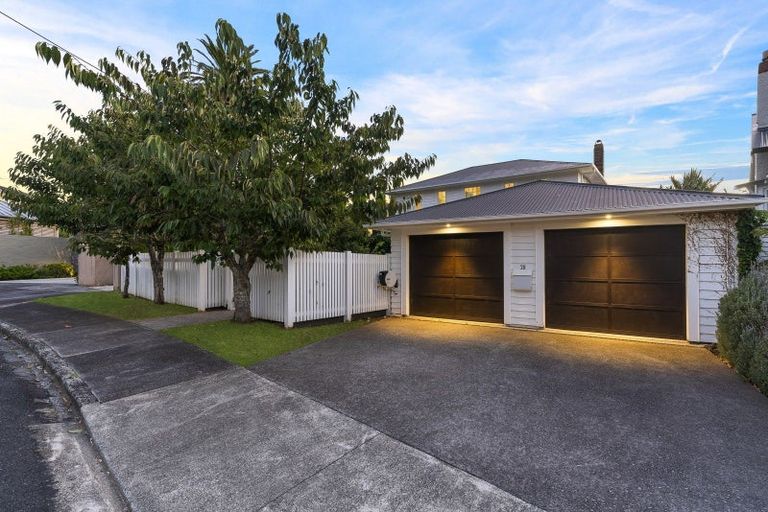 Photo of property in 28 Jubilee Avenue, Devonport, Auckland, 0624