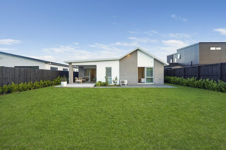 Photo of property in 31 Overton Street, Rototuna North, 3210