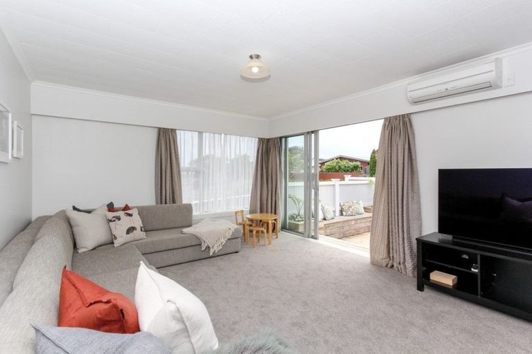 Photo of property in 30 Nevada Drive, Merrilands, New Plymouth, 4312