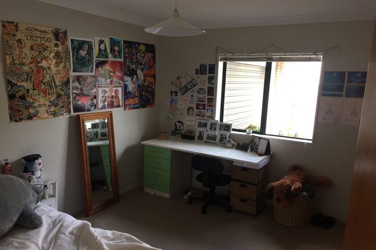 Photo of property in 5 Don Croot Street, Morningside, Auckland, 1021