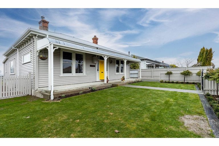 Photo of property in 14 Raymond Street, West End, Timaru, 7910