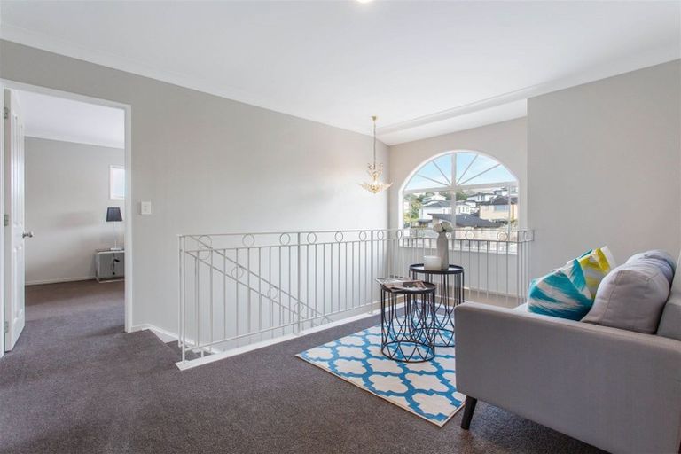 Photo of property in 2 San Marino Drive, Henderson, Auckland, 0612