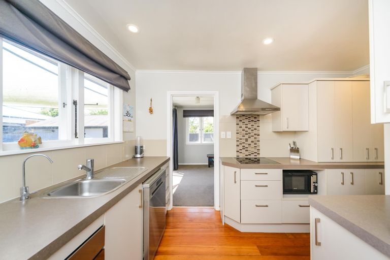 Photo of property in 921 Upper Main Street, Roslyn, Palmerston North, 4414