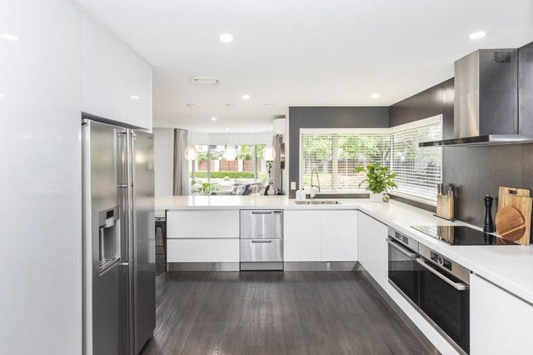 Photo of property in 20 Hussey Road, Harewood, Christchurch, 8051