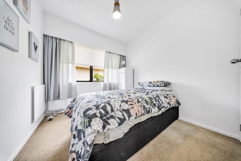 Photo of property in 8 Indus Place, Half Moon Bay, Auckland, 2012