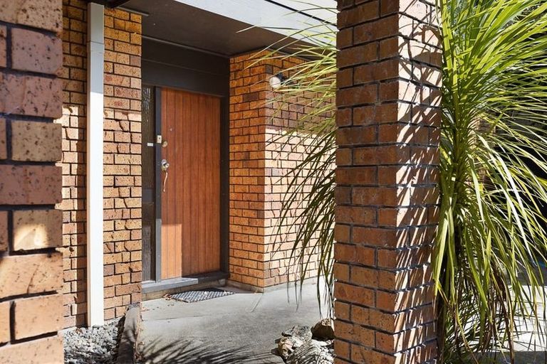 Photo of property in 20 Sandiacre Way, Browns Bay, Auckland, 0630