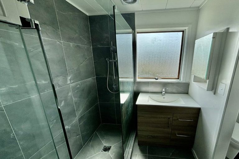 Photo of property in 13 Spinella Drive, Bayview, Auckland, 0629