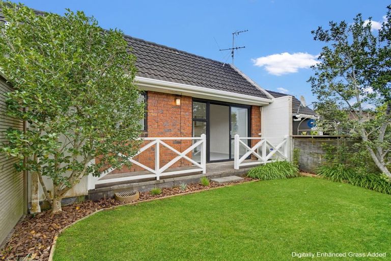 Photo of property in 10 Fantail Court, Orewa, 0931